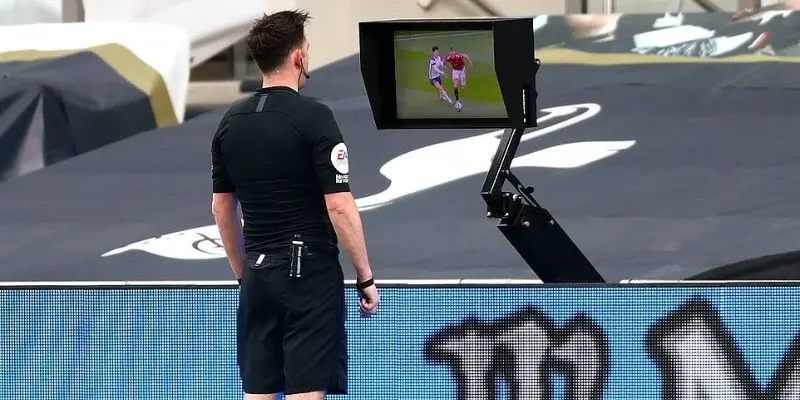 Công Nghệ VAR - Tất Tần Tật Thông Tin Bạn Chưa Biết 3 Công nghệ chính giúp trọng tài đưa ra quyết định chính xác